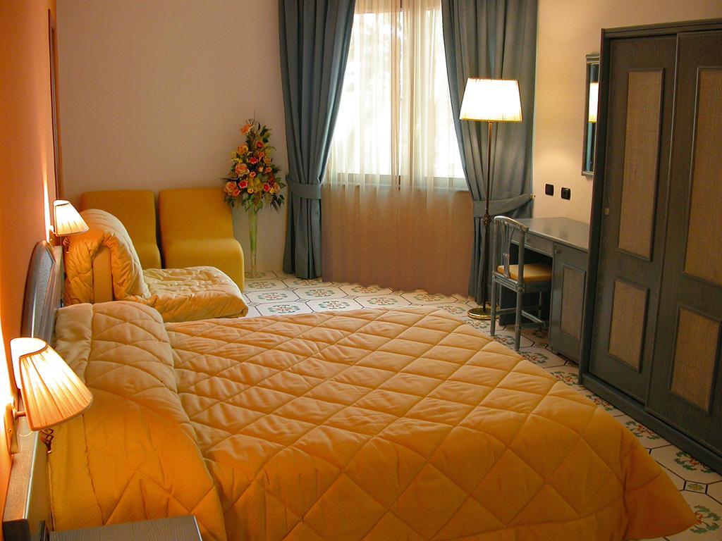 Hotel L' Anicre 바르카투로 외부 사진
